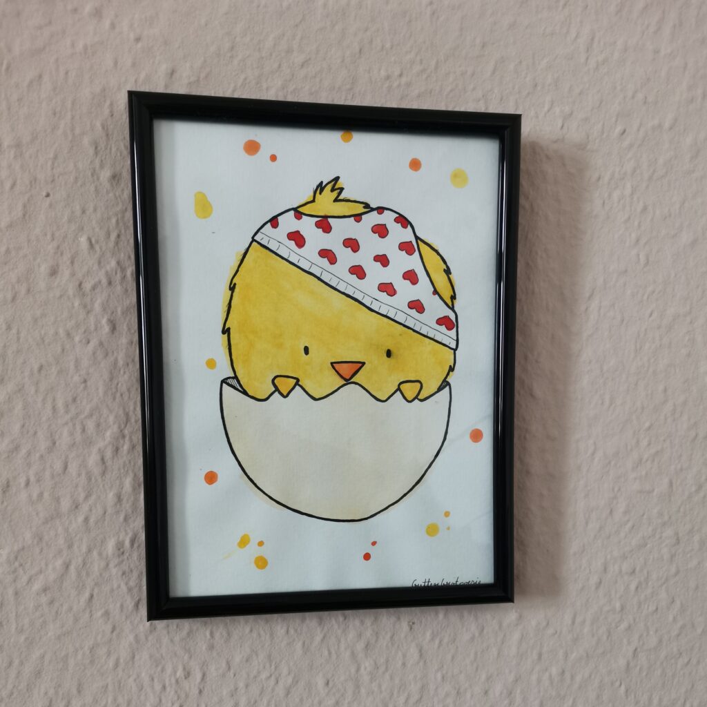 Handgemaltes Küken in Eierschale mit Unterhose auf dem Kopf, Aquarellbild von butterbrotpoesie. Auftragsbild